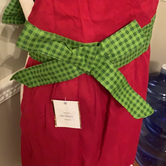 Pier One Holiday Apron -OS - Picture 3 of 8